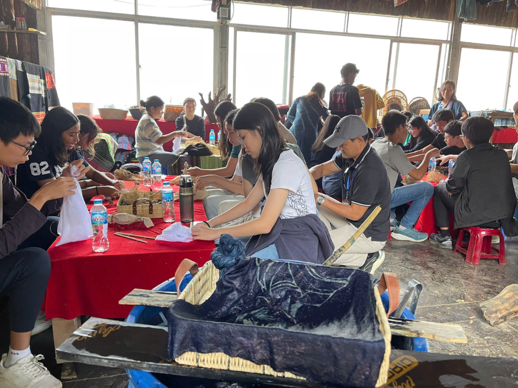 Khâu buộc và Nhuộm chàm (2)